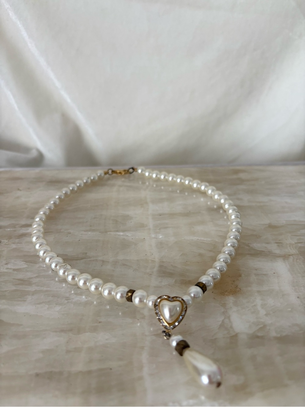 Vintage coquette pearl heart pendant necklace and dangling earrings set fairy - Picture 2 of 6